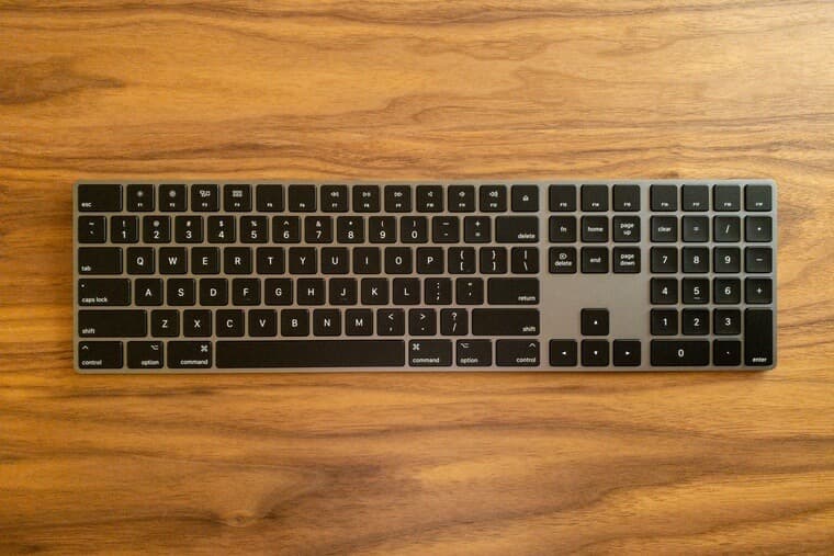 レビュー】Magic keyboardスペースグレイの魅力は最高にかっこいいこと 
